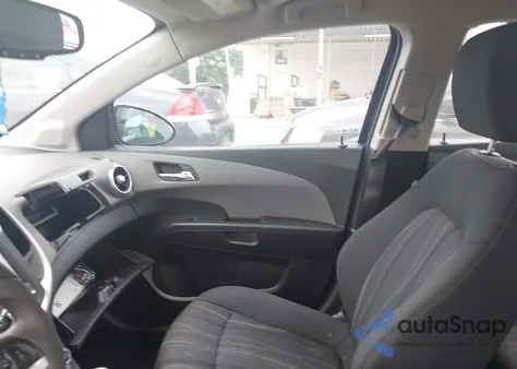 2017 Chevrolet Sonic Lt Auto z USA, uszkodzony, nr VIN 1G1JD5SH6H4126398